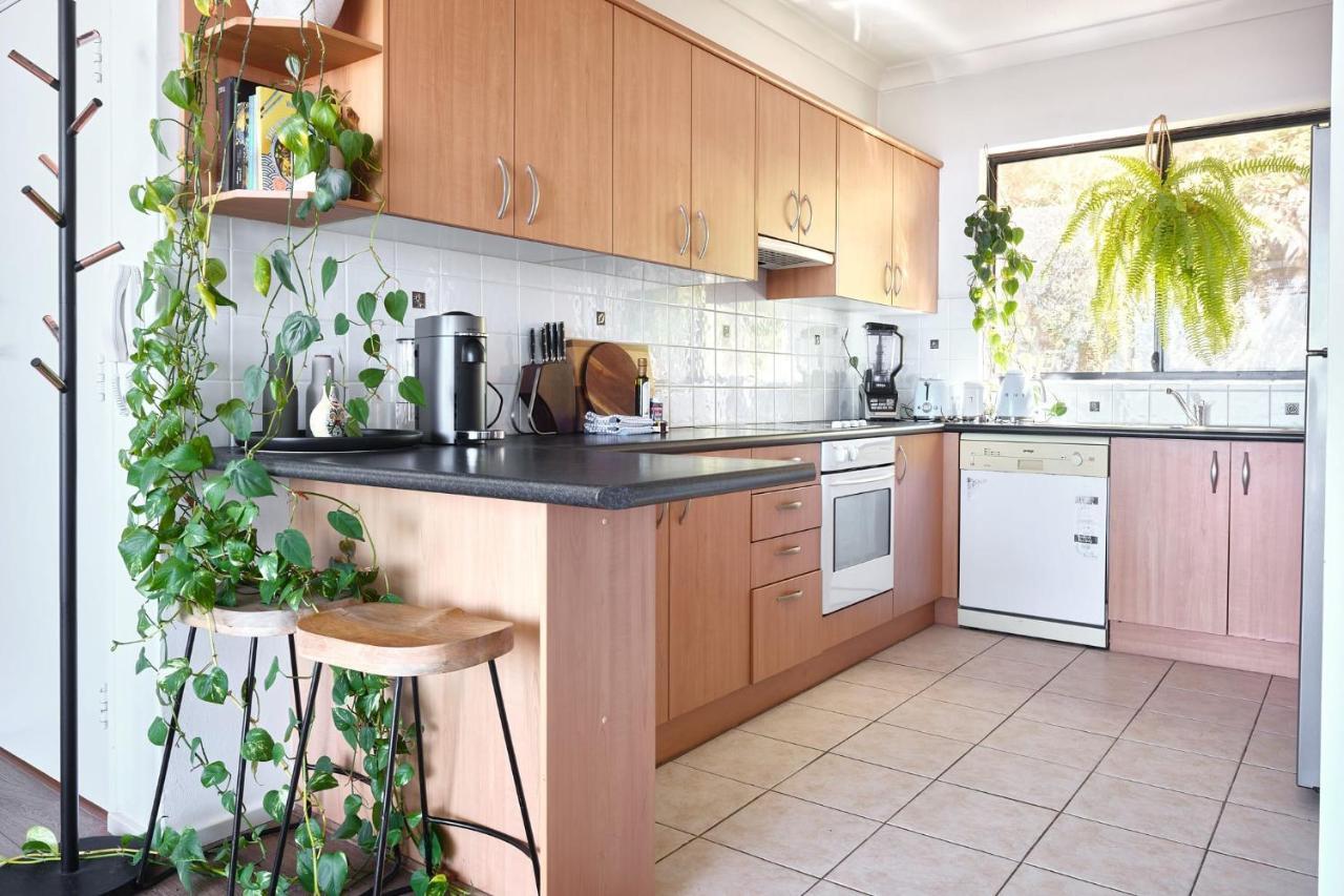 Bondi Oceanview Escape - Walk To Apartment *